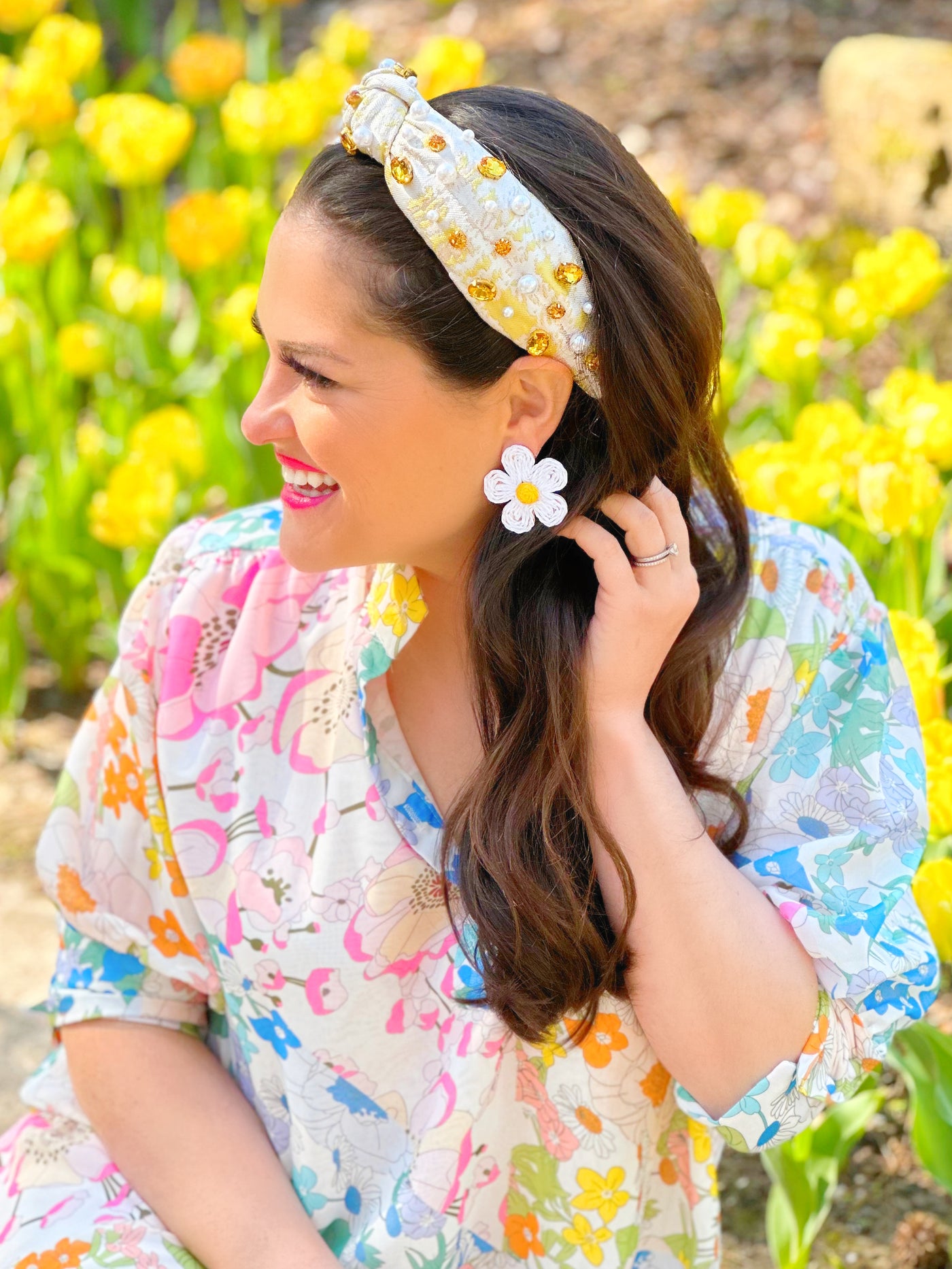 White Raffia Daisy Earrings